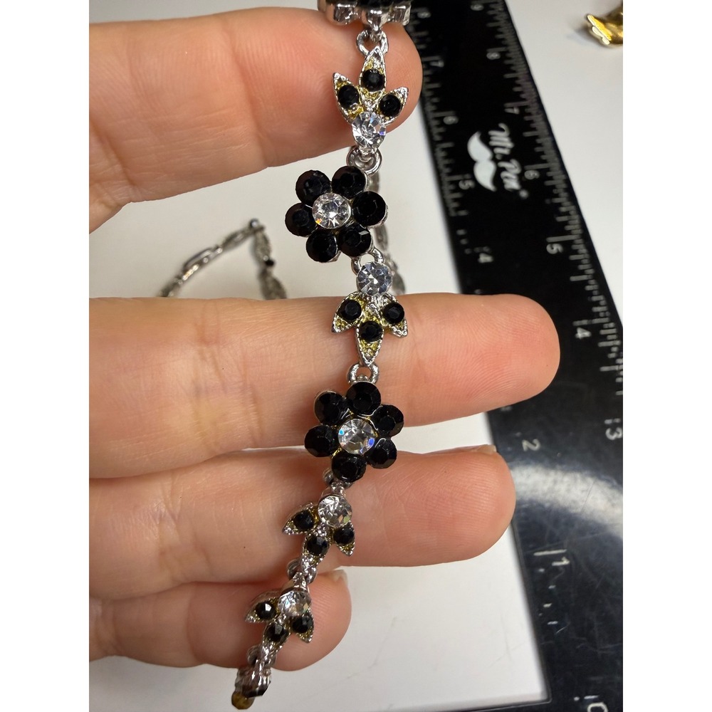 Silver Tone Black Rhinestone Floral Collar Necklace 16 Inch Crystal Flowers